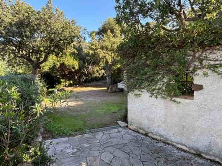 Дом для продажи в Roquebrune-sur-Argens