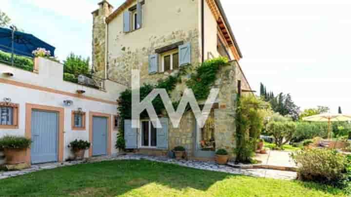 House for sale in Montauroux