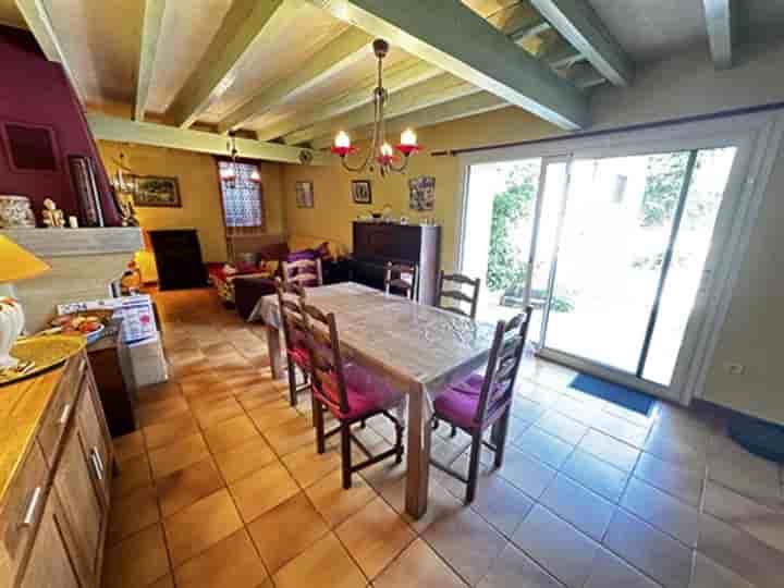 House for sale in Saint-Hilaire-de-Lusignan