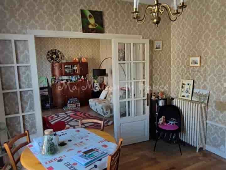 House for sale in Commentry