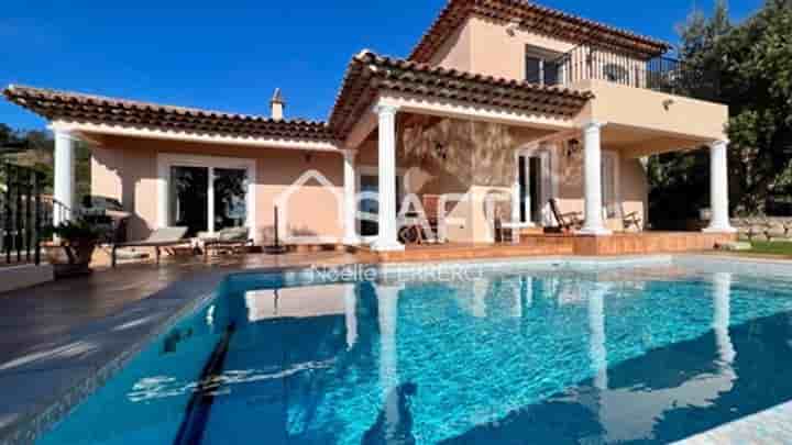 Дом для продажи в Roquebrune-sur-Argens