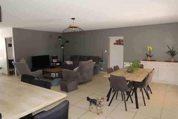 House for sale in Saint-Quentin-la-Poterie