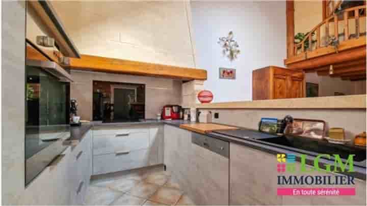 House for sale in Beauvoisin