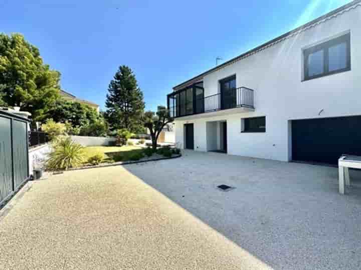 Casa para venda em Montélimar