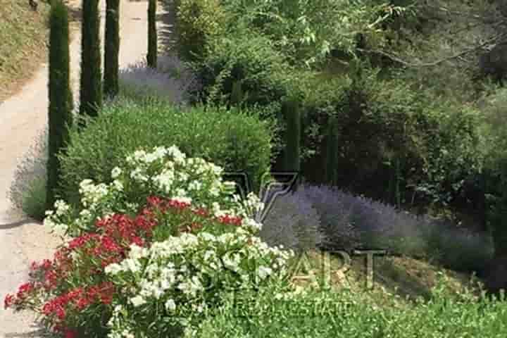 House for sale in Montauroux