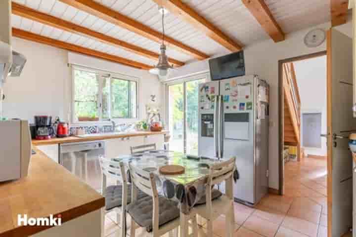 House for sale in Saint-Caprais-de-Bordeaux