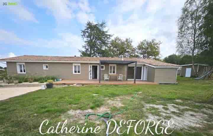 House for sale in Saint-Savin