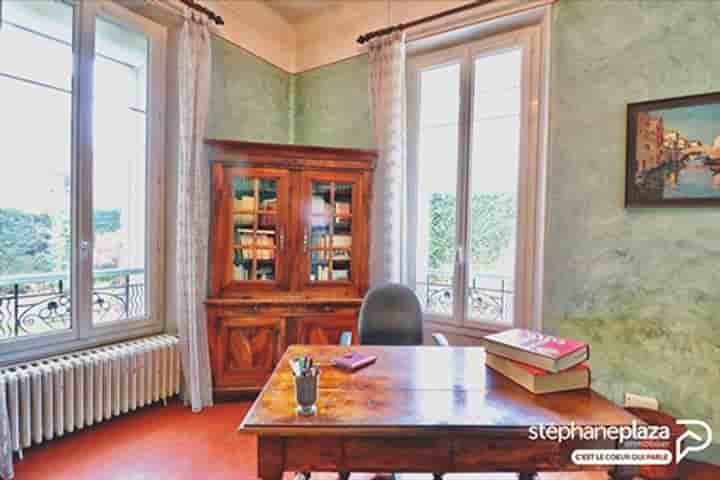 House for sale in Manosque