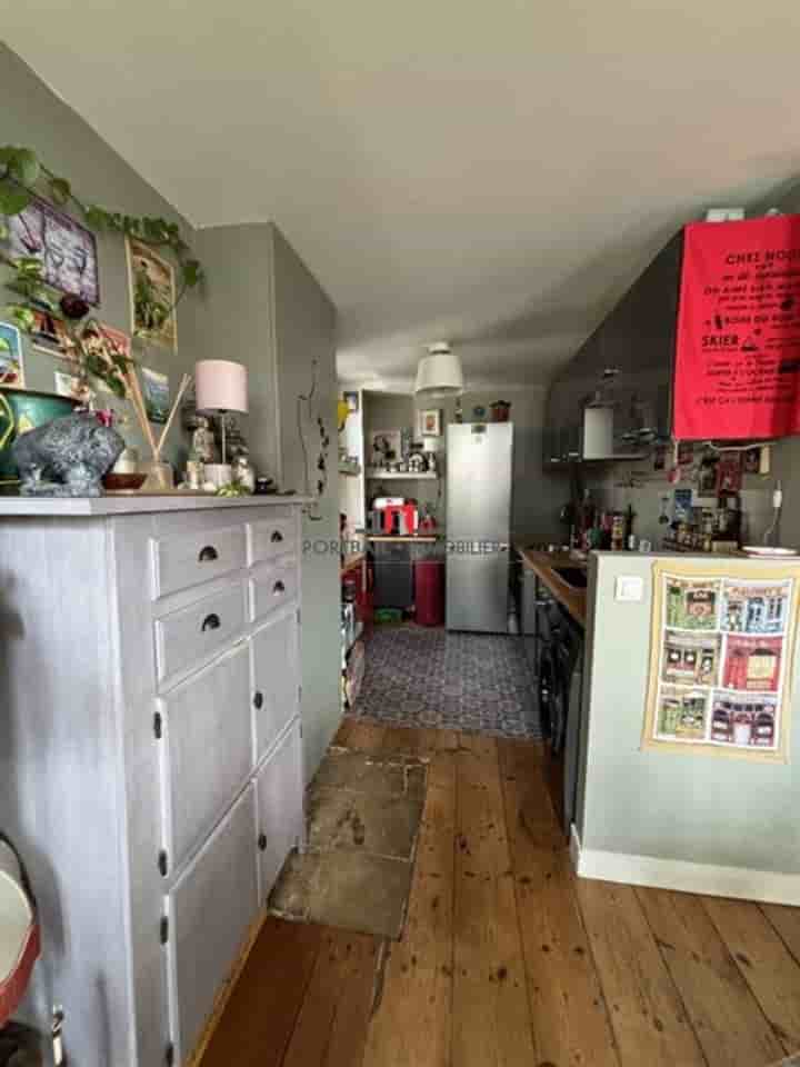 property.type.building for sale in Saint-Savin