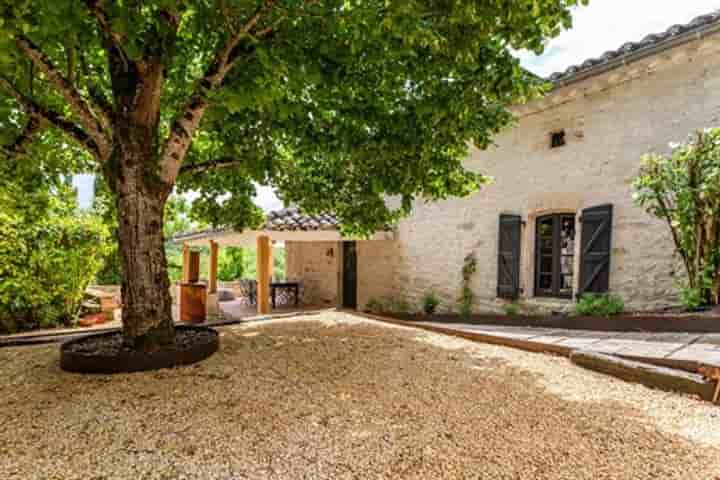 Дом для продажи в Montcuq-en-Quercy-Blanc