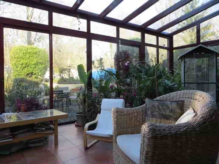 House for sale in Le Mesnil-le-Roi