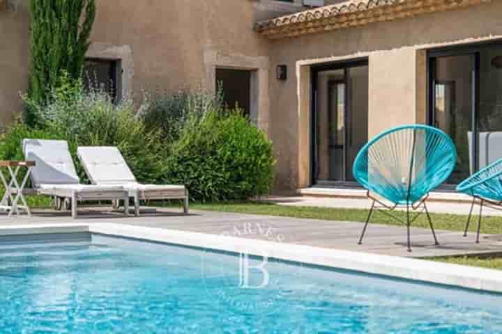 House for sale in Eygalières