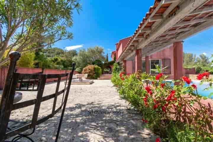 House for sale in Le Beausset