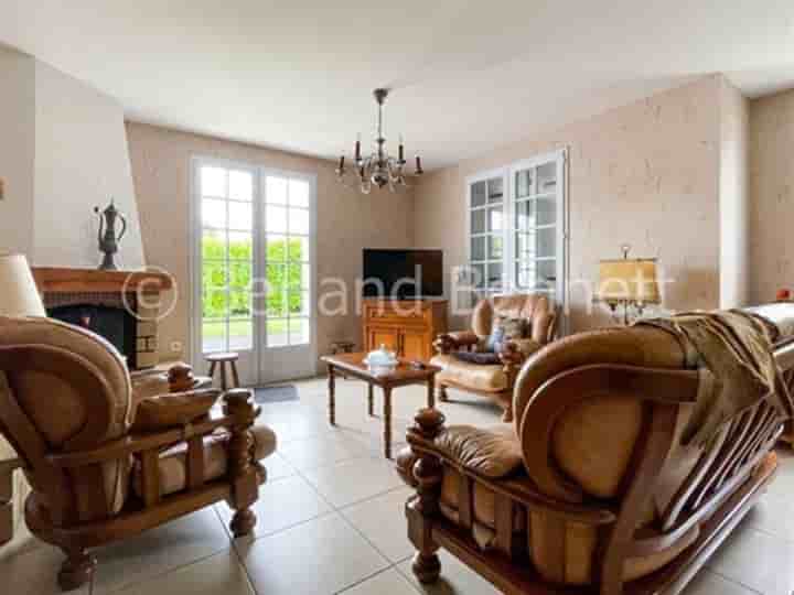 House for sale in Sauzé-Vaussais
