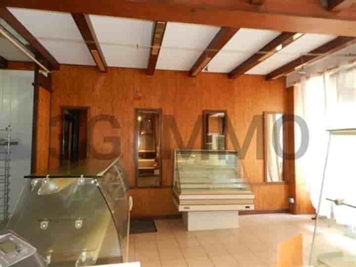 property.type.building for sale in Gabarret