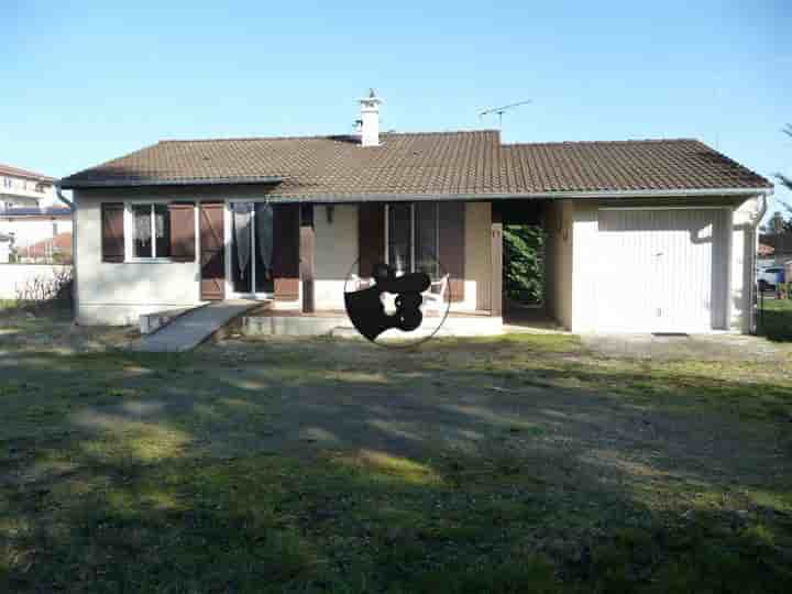 House for sale in savigneux