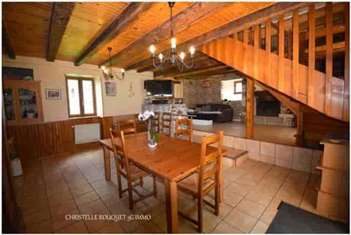 House for sale in Rochefort-Montagne