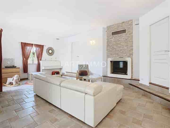 House for sale in Saumane