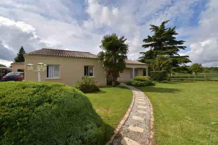 House for sale in La Rochefoucauld-en-Angoumois