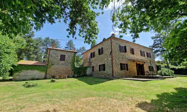 House for sale in Lucignano