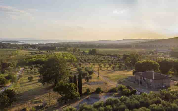 Hus till salu i Passignano sul Trasimeno