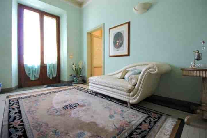 House for sale in Pescia