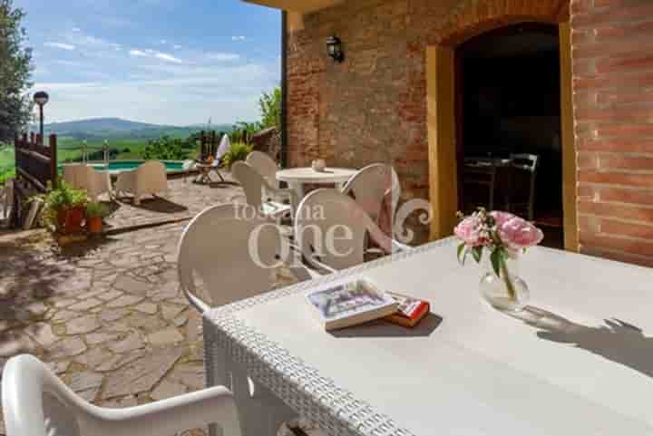 House for sale in Lajatico