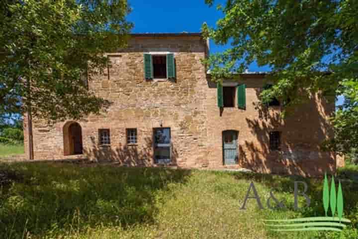 House for sale in Asciano