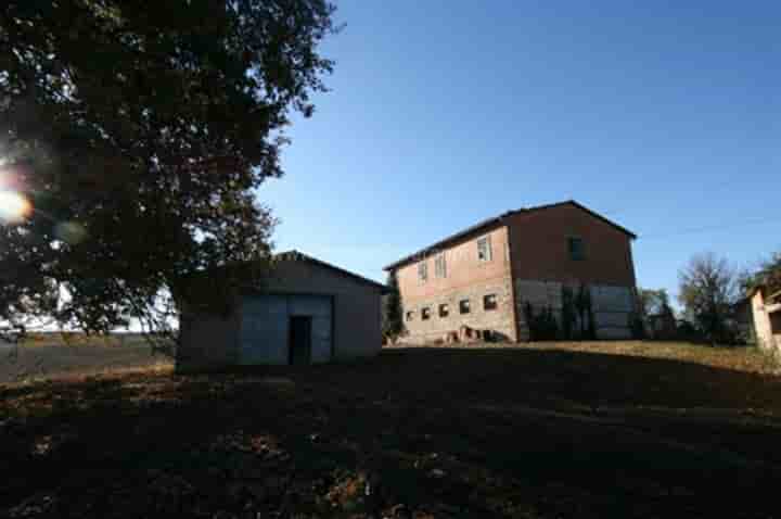 House for sale in Asciano