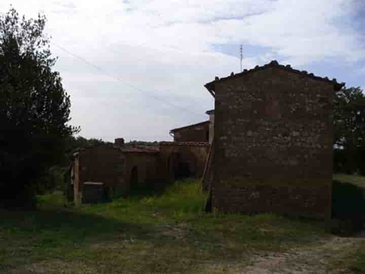 Hus till salu i Torrita di Siena