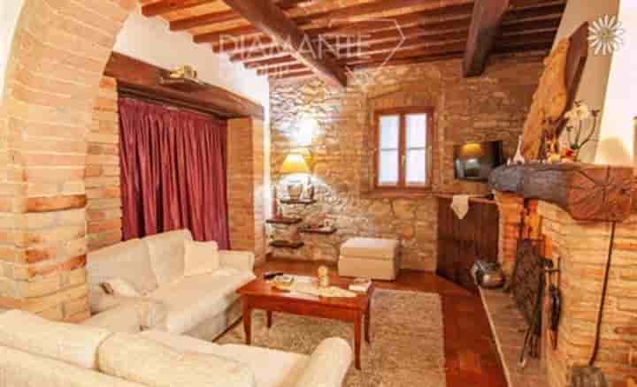 House for sale in Castiglione del Lago