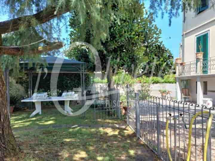 Casa para venda em Lucca