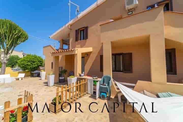 Casa en venta en Budoni