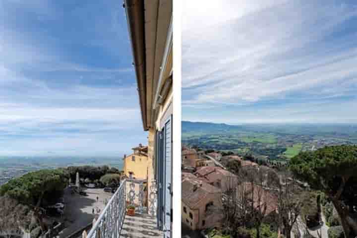 Apartment for sale in Cortona