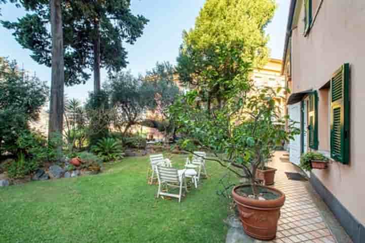 House for sale in Genoa