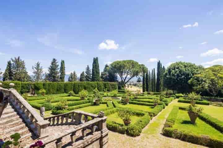 House for sale in Scandicci