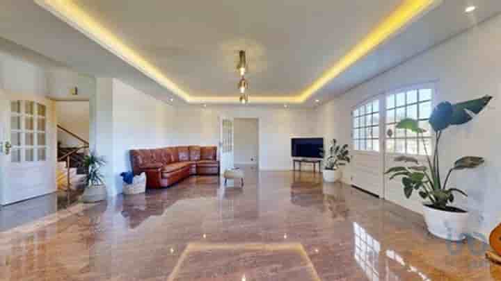 House for sale in Canelas