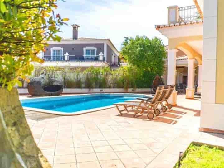 House for sale in Almancil