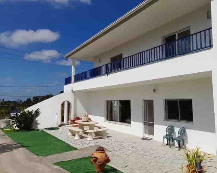 Casa para venda em Monte Redondo e Carreira