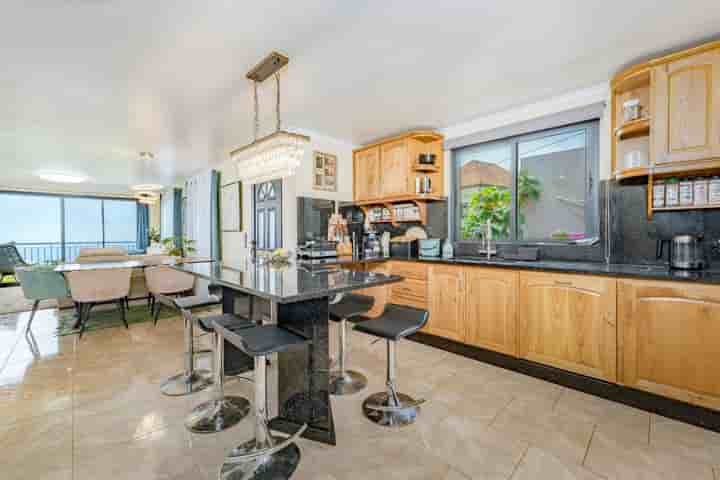 House for sale in Canhas