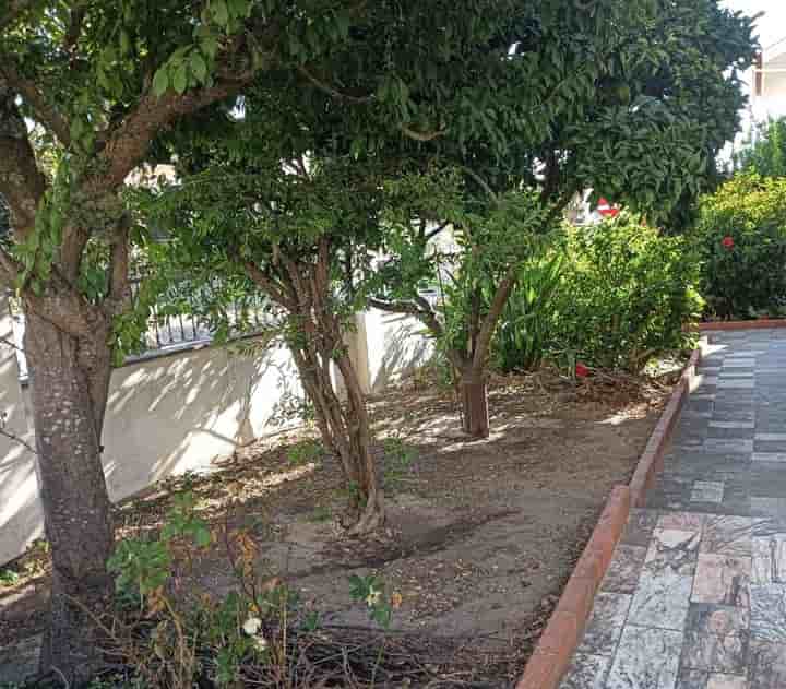 Casa para venda em Charneca De Caparica