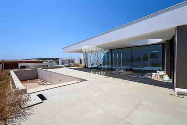 Casa para venda em Lagos (São Sebastião e Santa Maria)