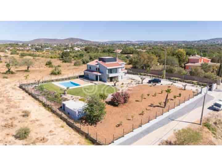 House for sale in Quarteira