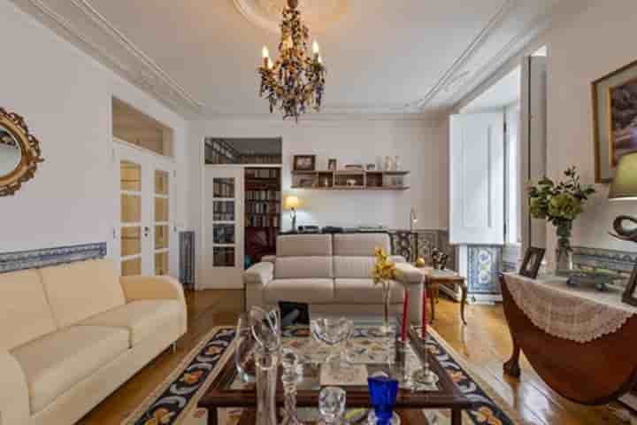 Apartment for sale in Misericórdia