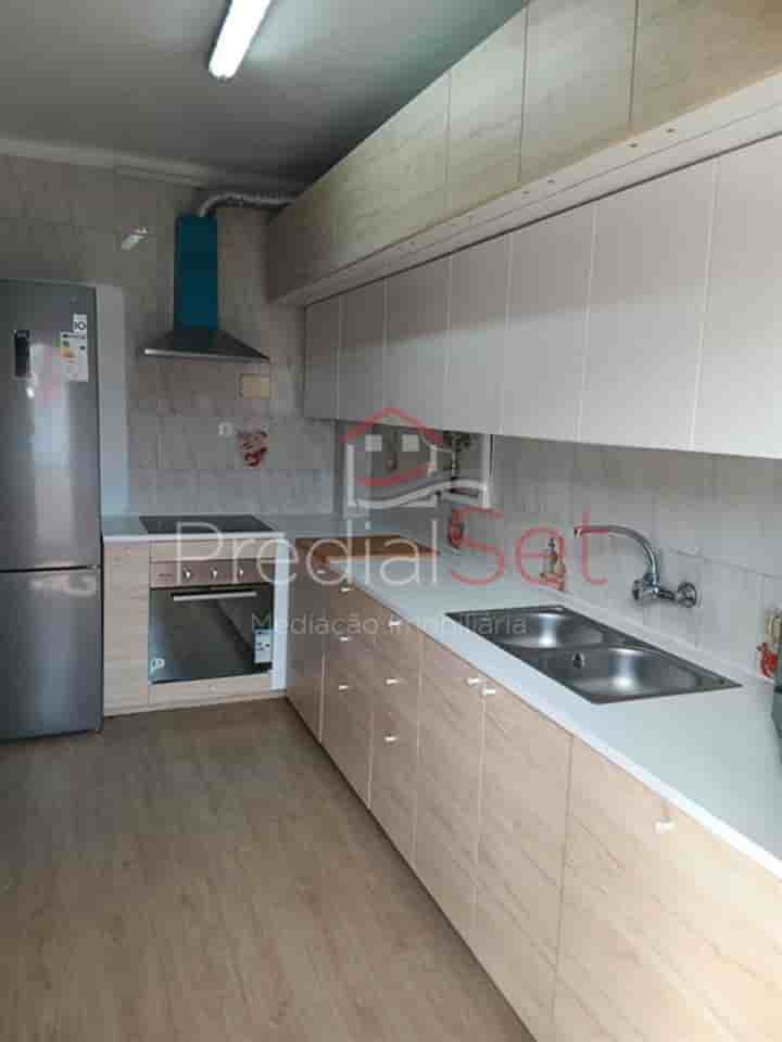 Apartment for sale in Almada, Cova da Piedade, Pragal e Cacilhas