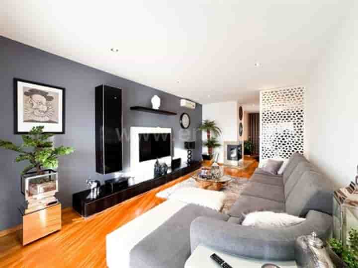 House for sale in Canelas