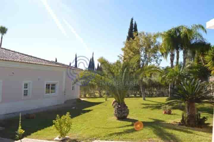 House for sale in Moncarapacho e Fuseta