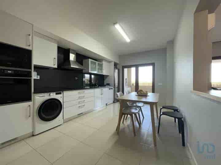 House for sale in Mexilhoeira Grande