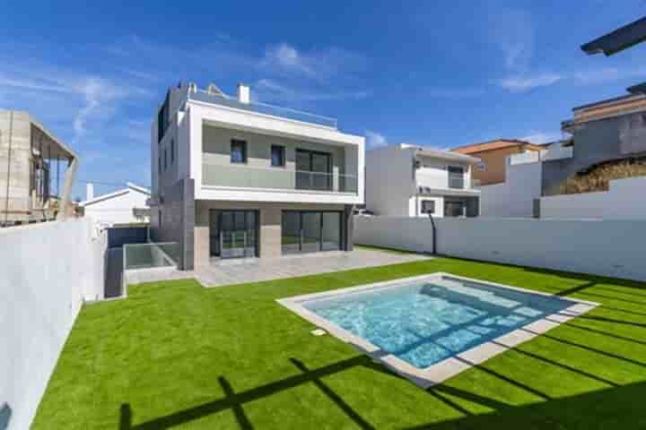 House for sale in Pontinha e Famões