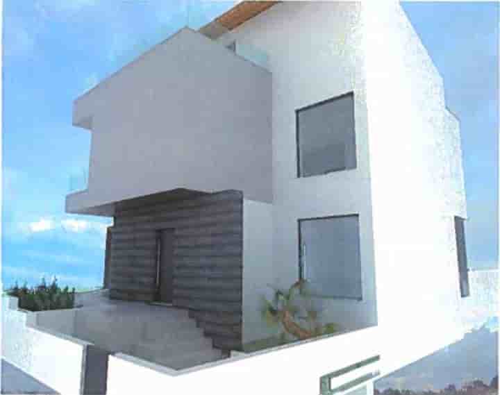 House for sale in Charneca De Caparica